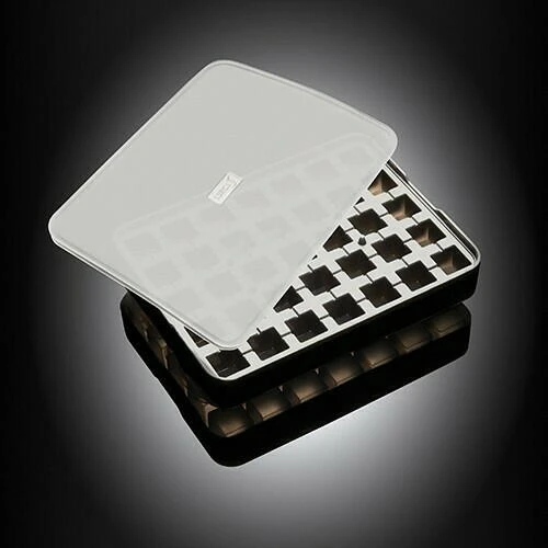 Isbitsform för iskuber 2x2 cm LU240700 by LURch color Svart