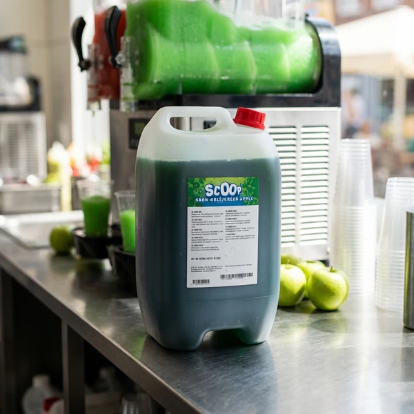 Scoop Slush Ice Koncentrat Grönt Äpple 10L 65135 by SCOOP color Grön