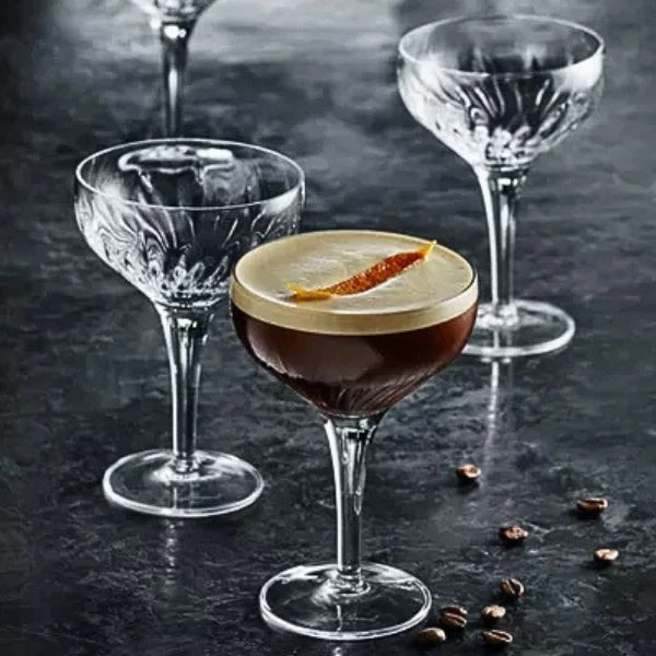 Luigi Bormioli Mixology Coupe Cocktailglas 22,5 cl 94500103 by Luigi Borm color Svart