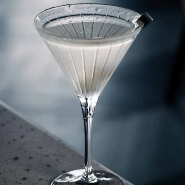RCR Timeless Martiniglas 21 cl 6 st Glas0766 by RCR Glas color Svart