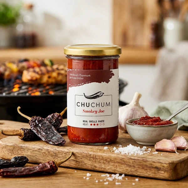 Smokey Joe Red Chilli Paste 270ml 50103DD by Deli Drengene color Svart