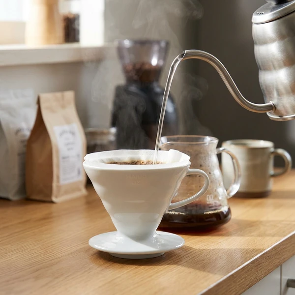 V60 Keramisk Colour 02 Dripper - Vit VDC-02W by Hario color Svart