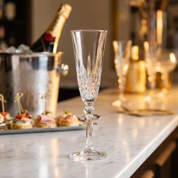 RCR Melodia Champagneglas 16 cl 6 st Glas0096  color Svart