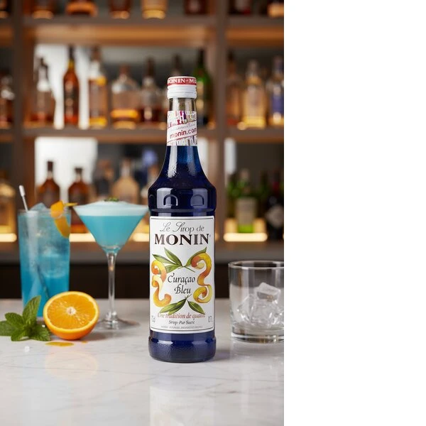 Monin Sirap Curacao Blue / Curacao Blå FL 70 61019 by MONIN color Blauw