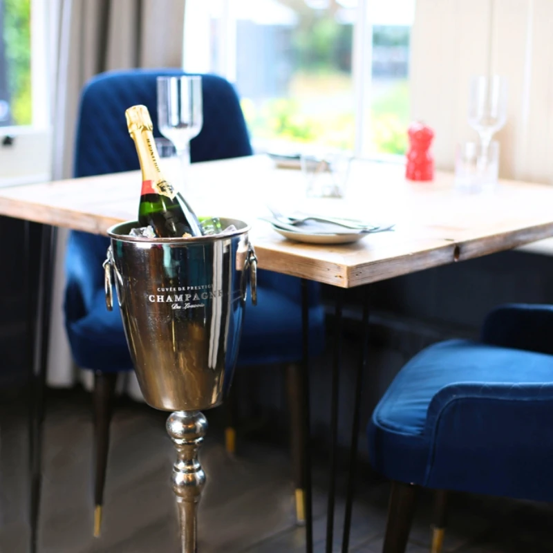 Elegant champagnekylare på stativ 40849 by Drink color Svart