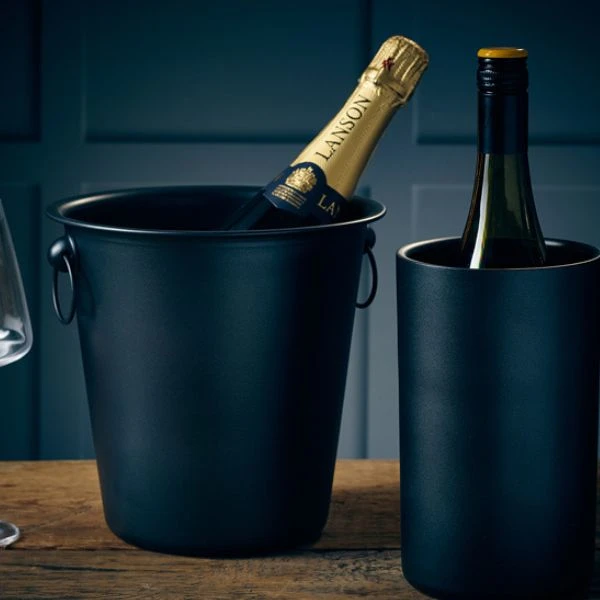 GenWare Metallic Black Vinhink i Rostfritt Stål 26203MTBK by Genware color Svart