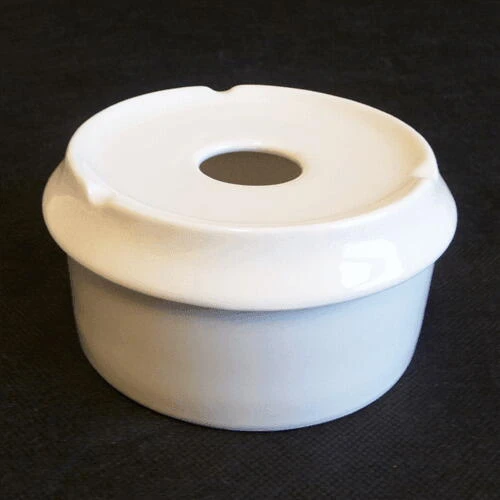 Askfat med lock i vitt porslin Ø10,5 cm 5010324  color Svart