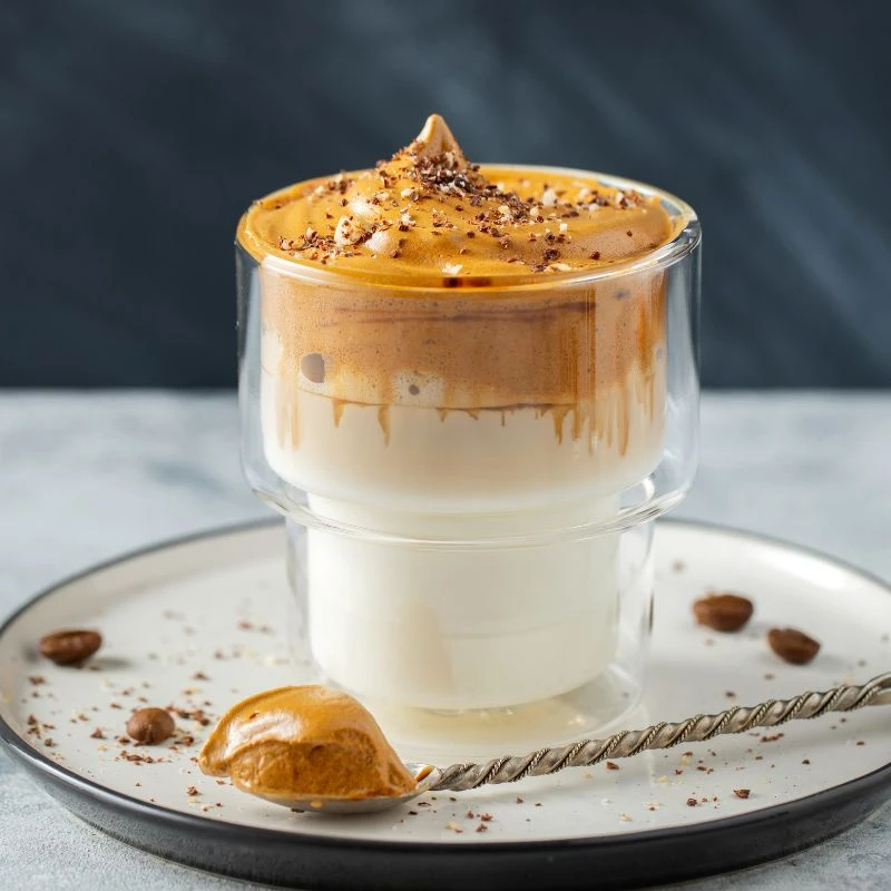 Raw Dalgona Caramel – En lyxig iskaffe med en twist