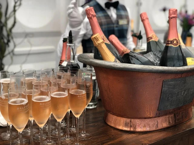 Vetenskapligt bevisat – Så får du ut det mesta av din champagne