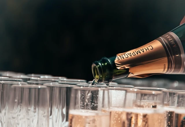 Glas för festliga tillfällen – utöka din kunskap om champagneglas