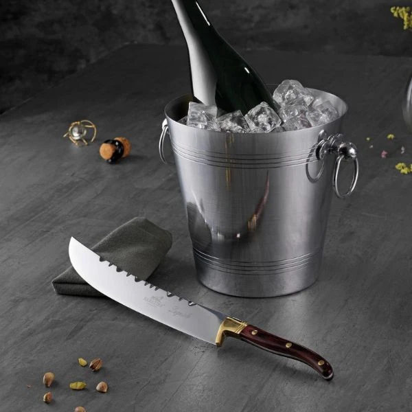 5 MISSTAG SOM DU GÖR NÄR DU SABRERAR DIN CHAMPAGNE