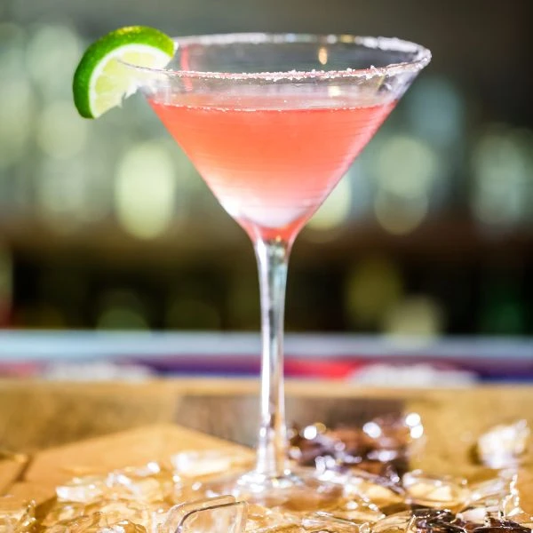 Recept på Cosmopolitan-cocktail