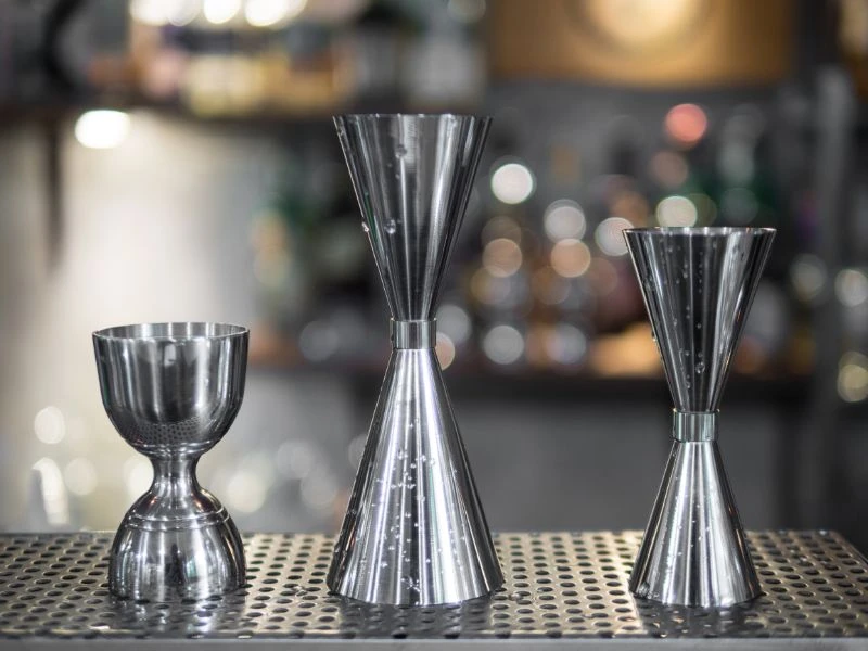 Vikten av att använda en jigger: Hemligheten bakom perfekta cocktails