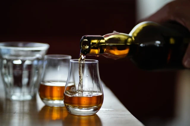 3 flaskor kvalitetswhisky till hemmabaren
