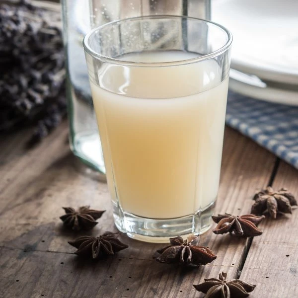 Vad är Pastis? Lär dig mer om den franska spriten
